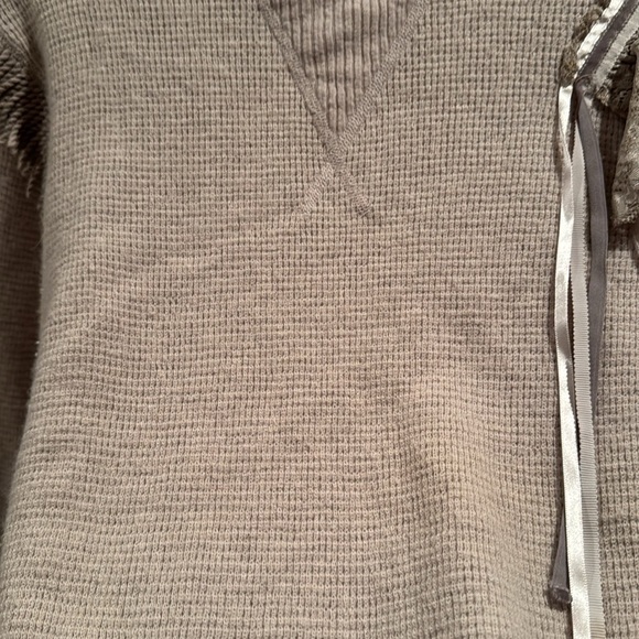 City Hysteric Glamour Beige  waffle knit Sweater with Lace Detail - Picture 5 of 8